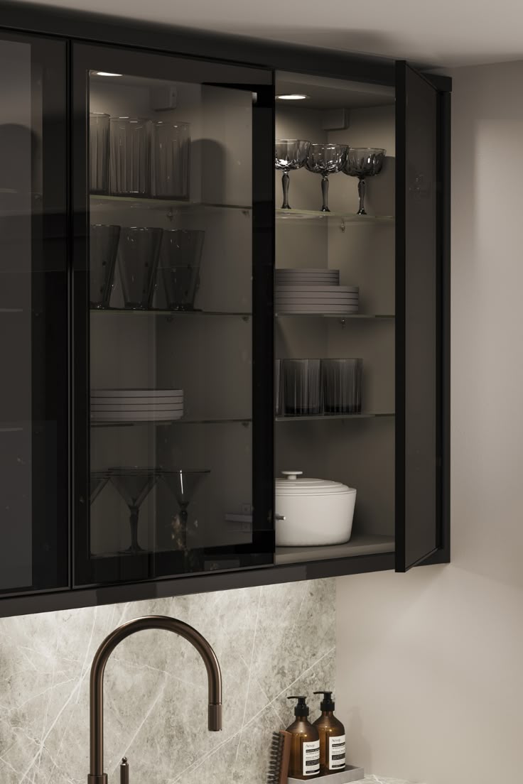 LÝ DO TỦ BẾP KÍNH ĐANG DẦN THAY THẾ CÁC MẪU TỦ TRUYỀN THỐNG