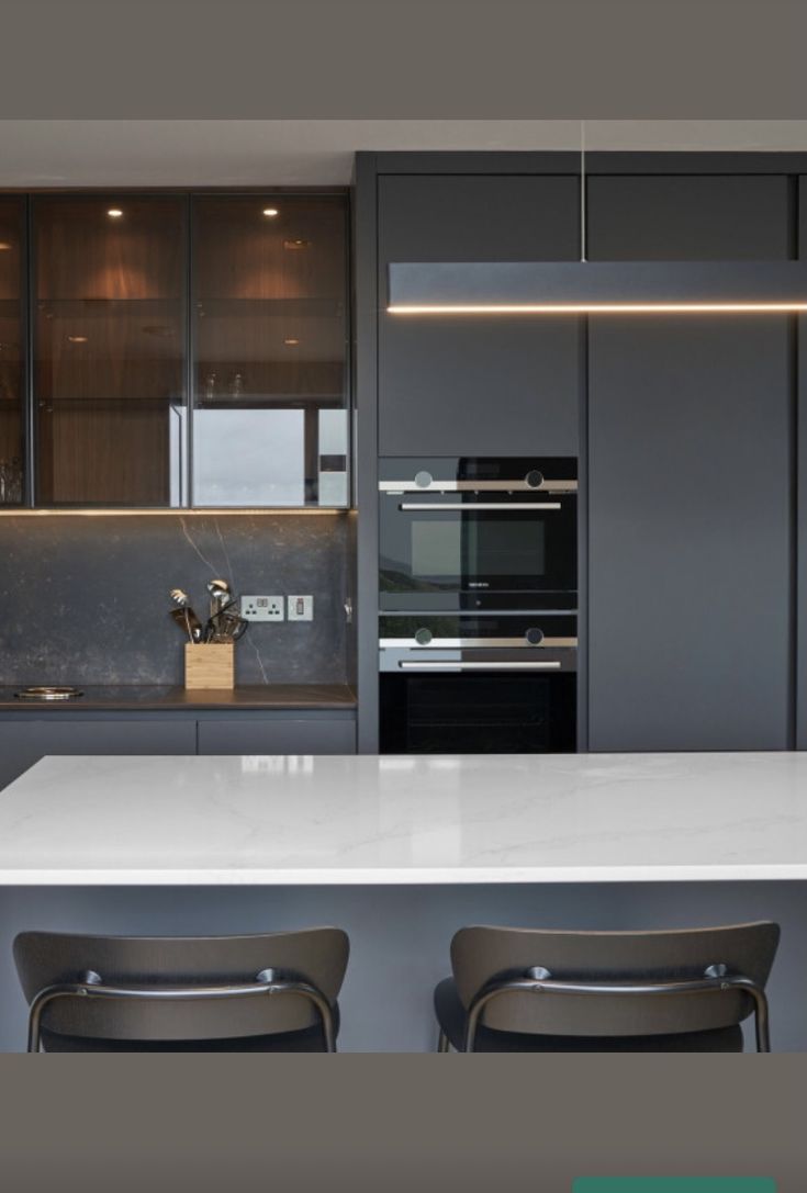 tủ bếp cánh kính