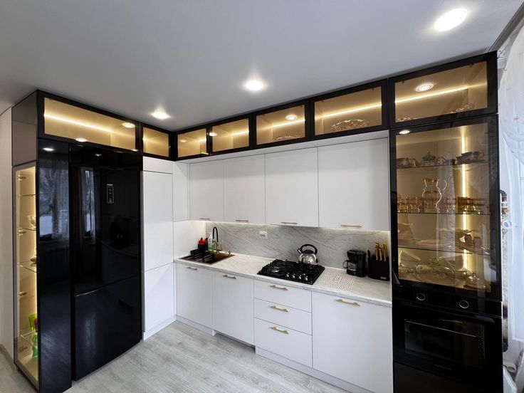 tủ bếp cánh kính khung nhôm