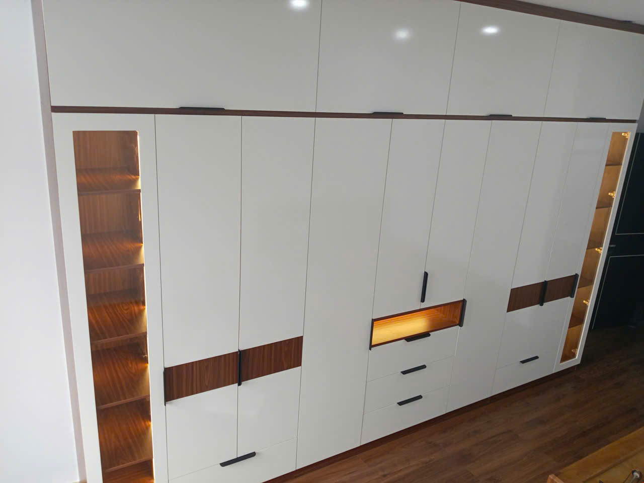 Thi Công Tủ Quần Áo MDF Chống Ẩm Phủ Melamin Nhà Anh Nam, Quận 12