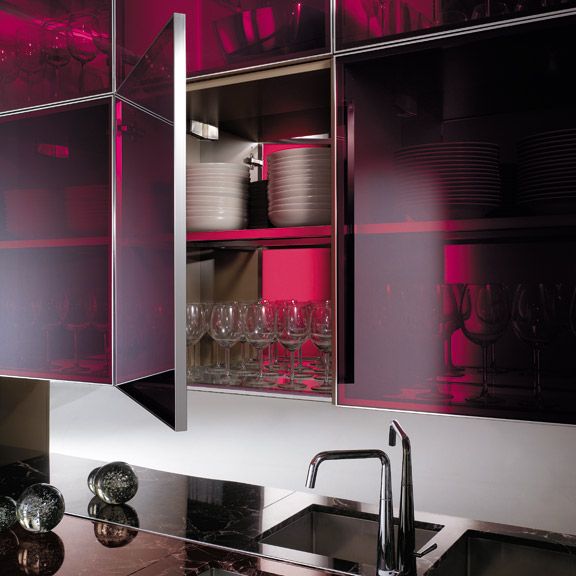 ưu điểm sử dụng tủ bếp kính